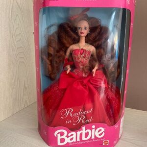 Toys R Us - Limited Edition - Radiant In Red Barbie